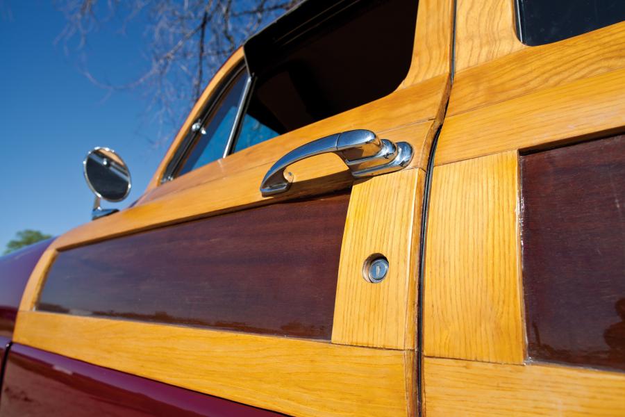 Детали экстерьера Hudson Commodore Station Wagon 1948 года  (фото 11 из 21)
